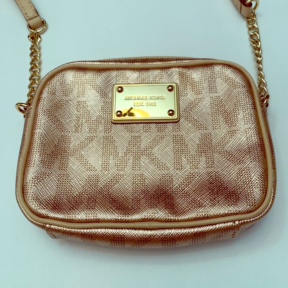 michael kors rose gold crossbody